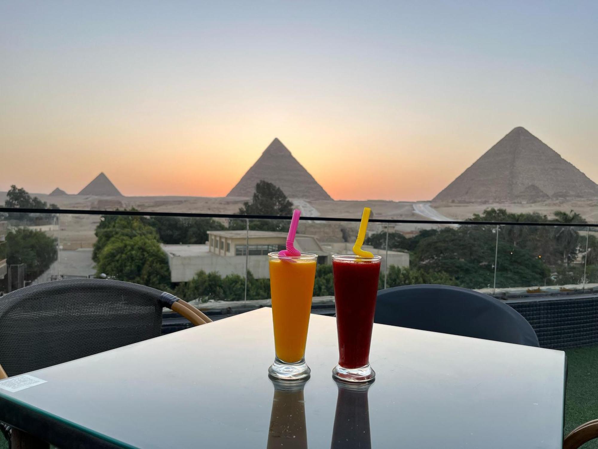Shadow Pyramids Suites And Jacuzzi Kafret el-Gabal エクステリア 写真
