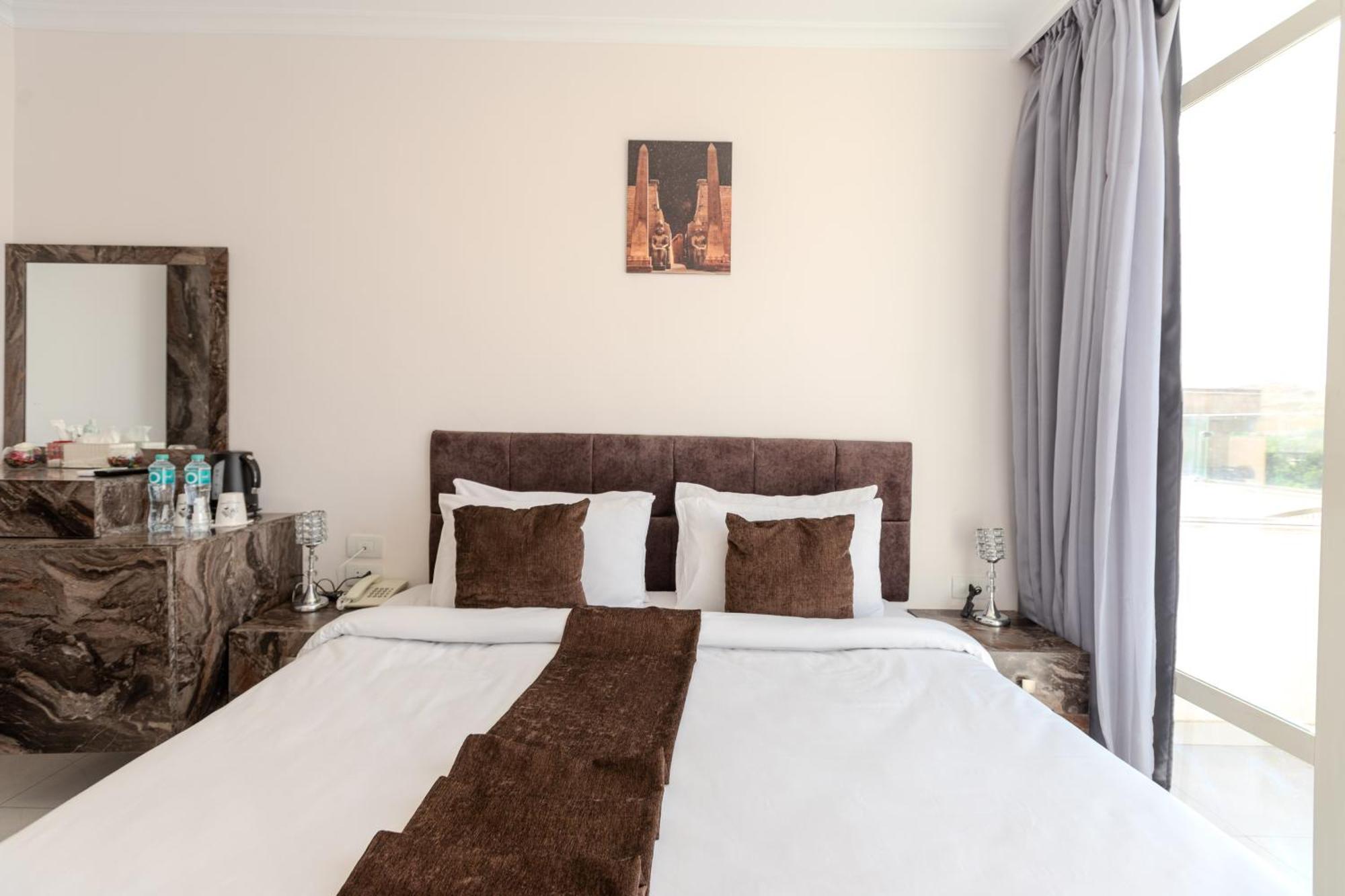 Shadow Pyramids Suites And Jacuzzi Kafret el-Gabal エクステリア 写真